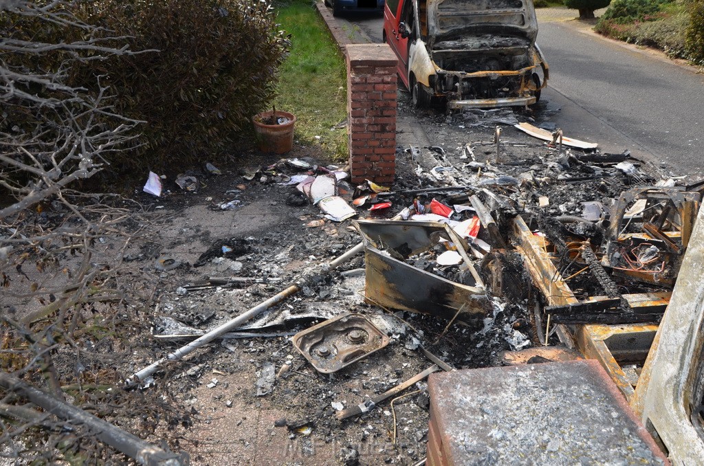 Wohnmobilbrand Koeln Rath Walhallstr P085.JPG - Miklos Laubert